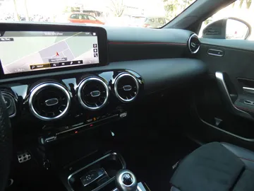 Car image 40