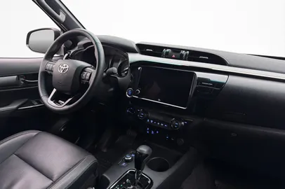 Car image 34