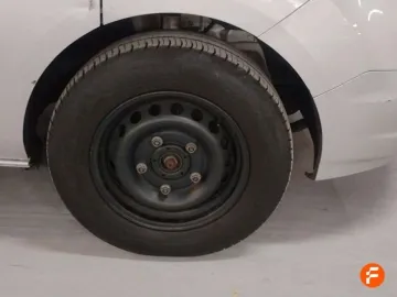 Car image 28