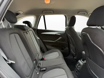 Car image 35