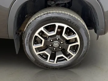 Car image 34