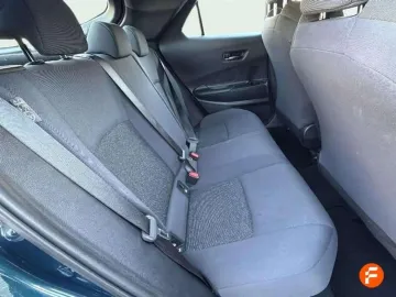 Car image 25