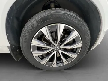 Car image 37