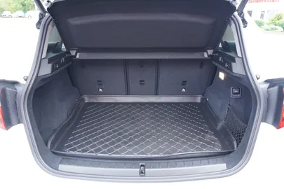 Car image 35