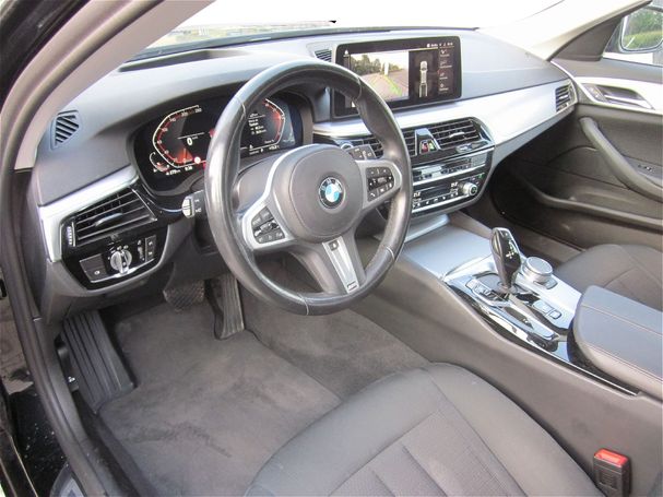 BMW 530i Touring xDrive 185 kW image number 9