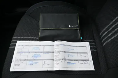 Car image 27