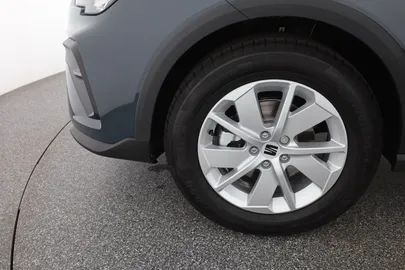 Car image 30