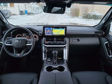 Car image 28