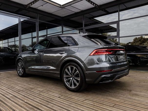 Audi Q8 55 TFSIe quattro 280 kW image number 15