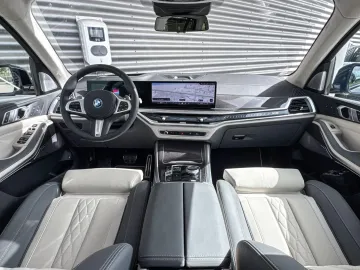 Car image 34