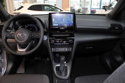 Car image 11