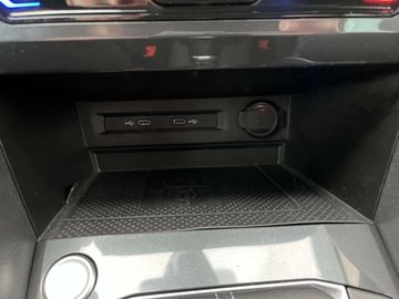 Car image 36