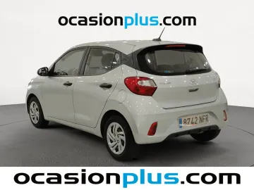 Car image 4