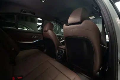 Car image 40