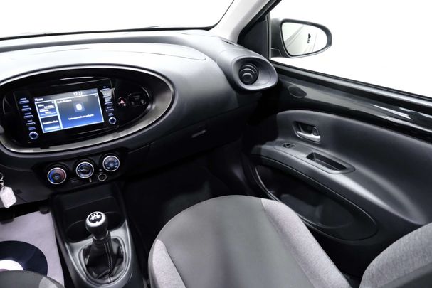 Toyota Aygo X 1.0 VVT-i 53 kW image number 39