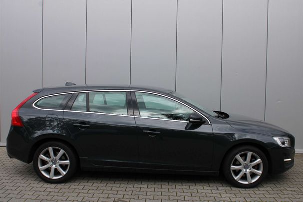 Volvo V60 T3 112 kW image number 3