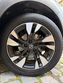 Car image 26