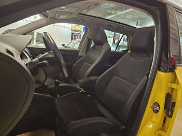 Car image 30