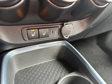 Car image 29