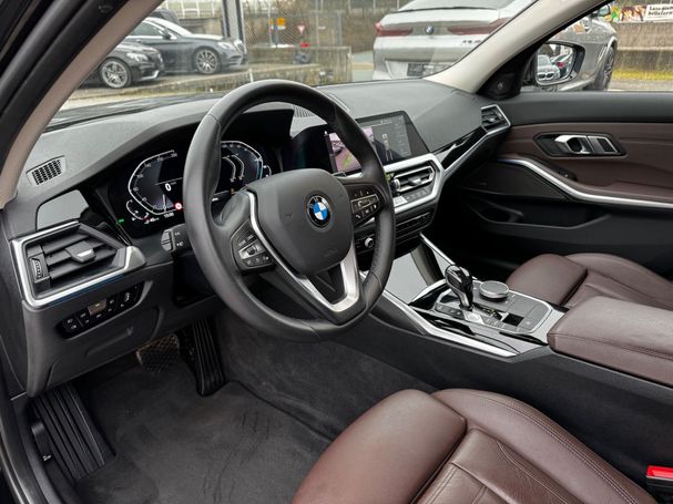 BMW 330 Touring xDrive 185 kW image number 9