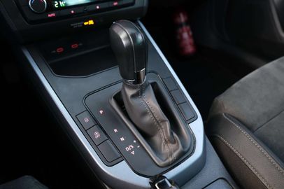 Car image 37