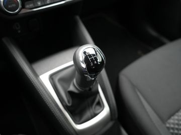 Car image 32