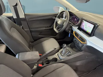 Car image 20