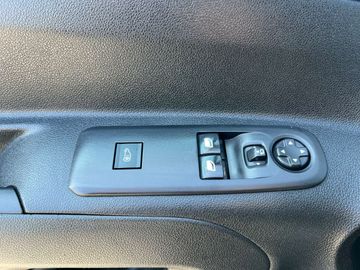 Car image 31