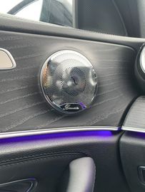 Car image 36