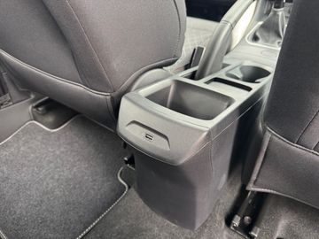 Car image 28