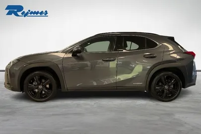 Car image 5