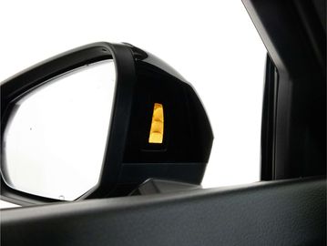 Car image 33