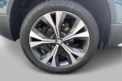 Car image 19