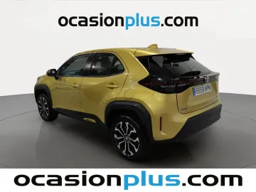 Car image 4