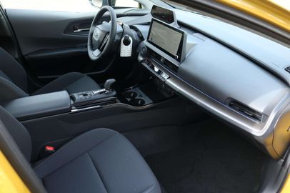 Car image 30