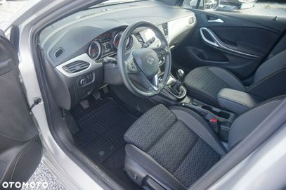 Car image 30