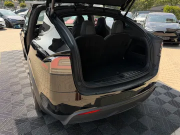 Car image 46