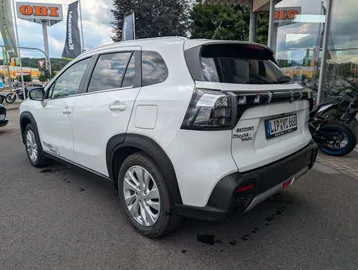 Car image 5