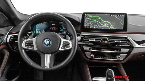 BMW 545 e xDrive 290 kW image number 11