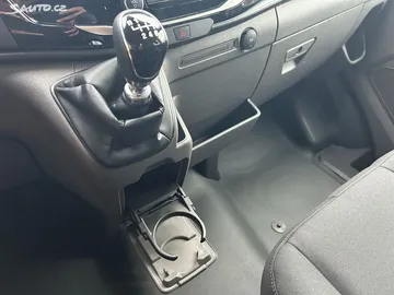 Car image 29