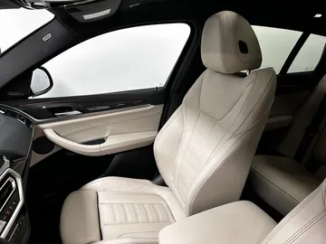 Car image 44