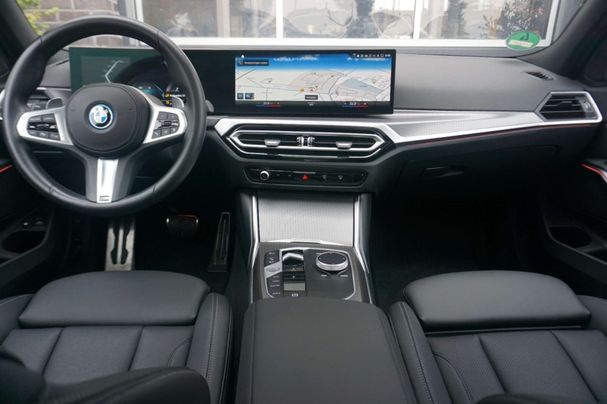 BMW 330e Touring xDrive 215 kW image number 4