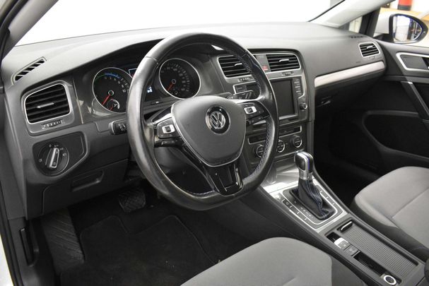 Volkswagen Golf 85 kW image number 24