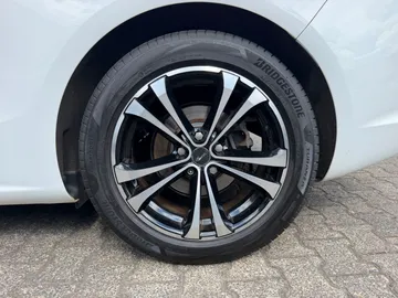 Car image 38