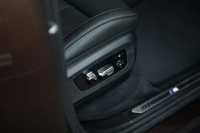 Car image 39