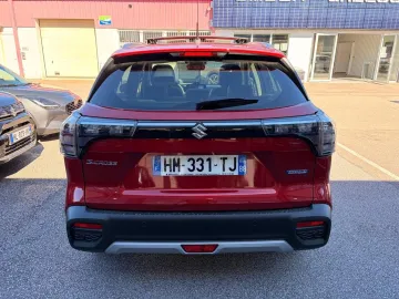 Car image 4