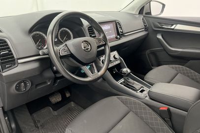 Car image 11