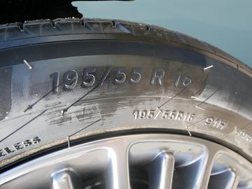 Car image 38