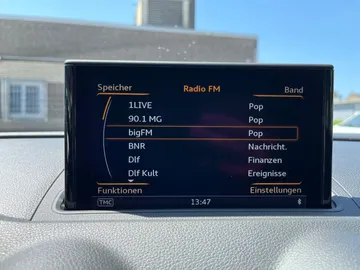 Car image 29