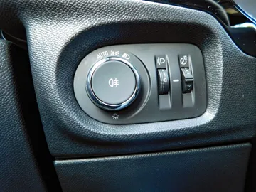 Car image 33